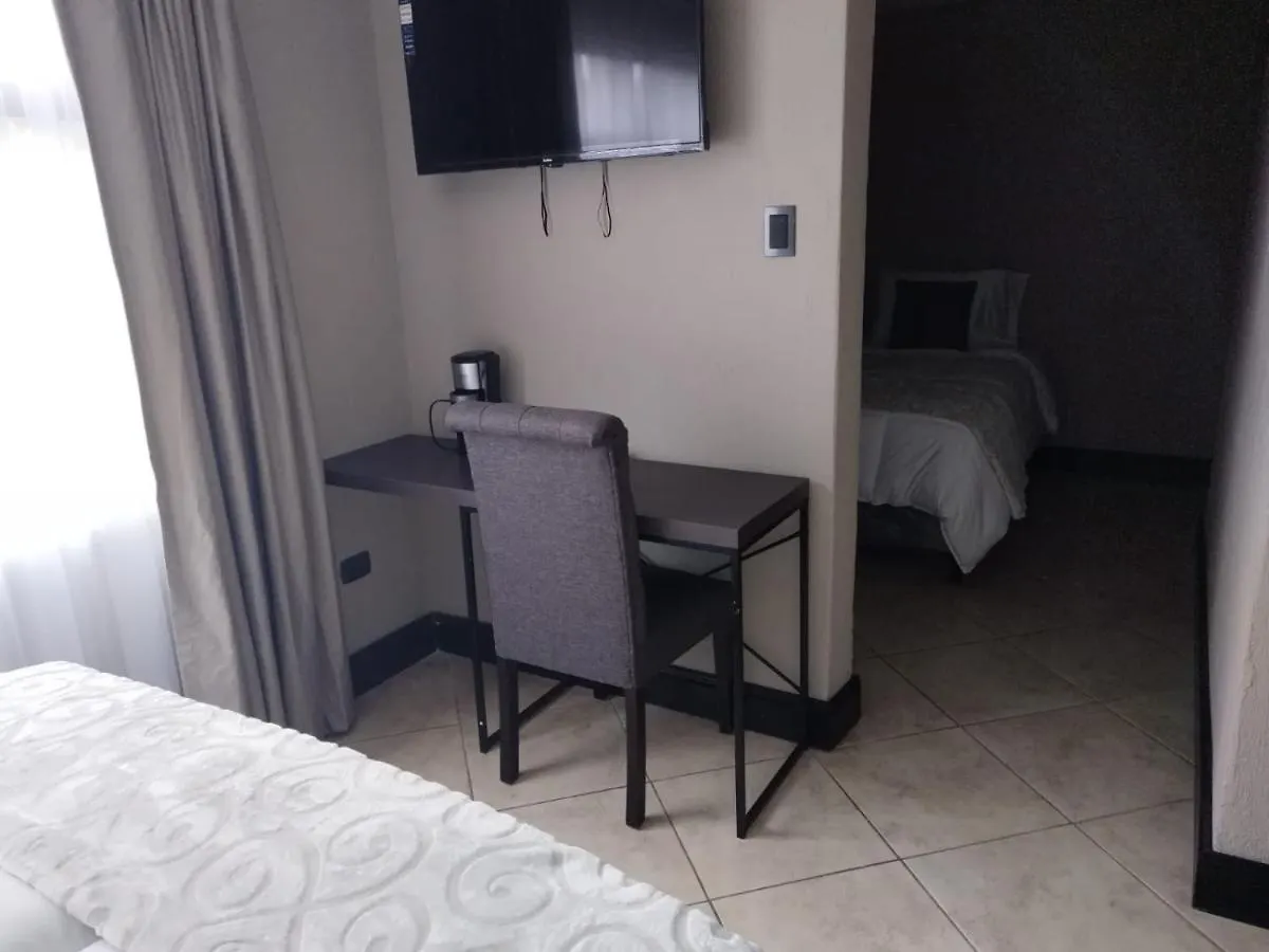 Hostel L'Aurora Inn Hostal Guatemala City Guatemala